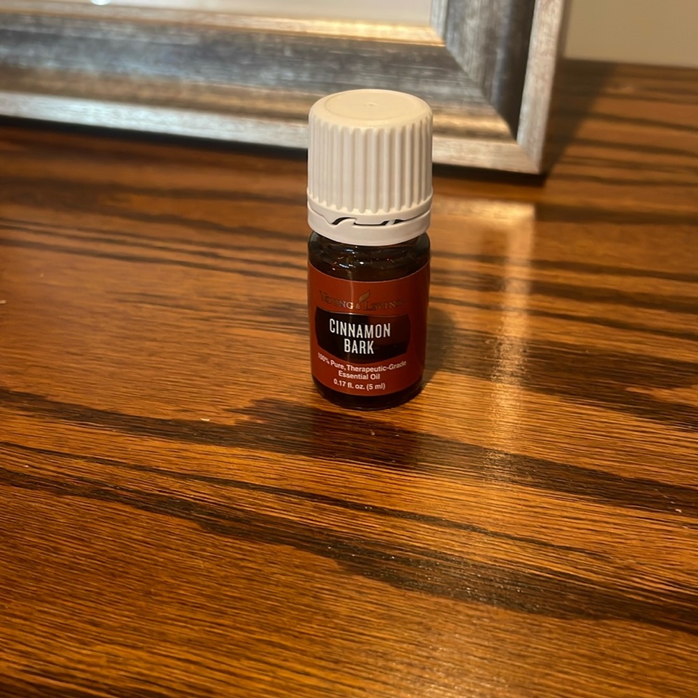 Unopened young living cinnamon bark essential oil, 5ml